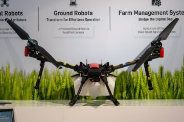 Dron rolniczy